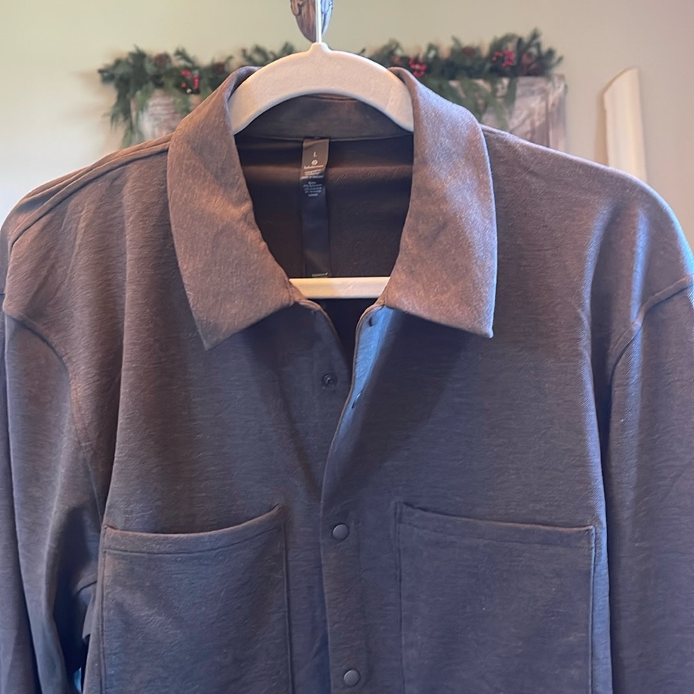 Men’s Lululemon casual, long sleeve button-down, green shirt, size large.